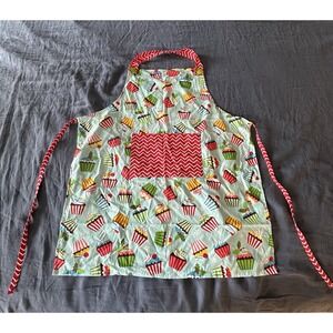 NWOT Cute Vintage Style Apron Kitchen Couture multicolor‎ cupcakes
